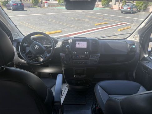Used 2025 RAM ProMaster 2500 w/ Convenience Group FWD image 17