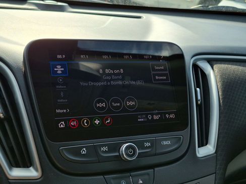 Used 2022 Chevrolet Malibu LT FWD image 22