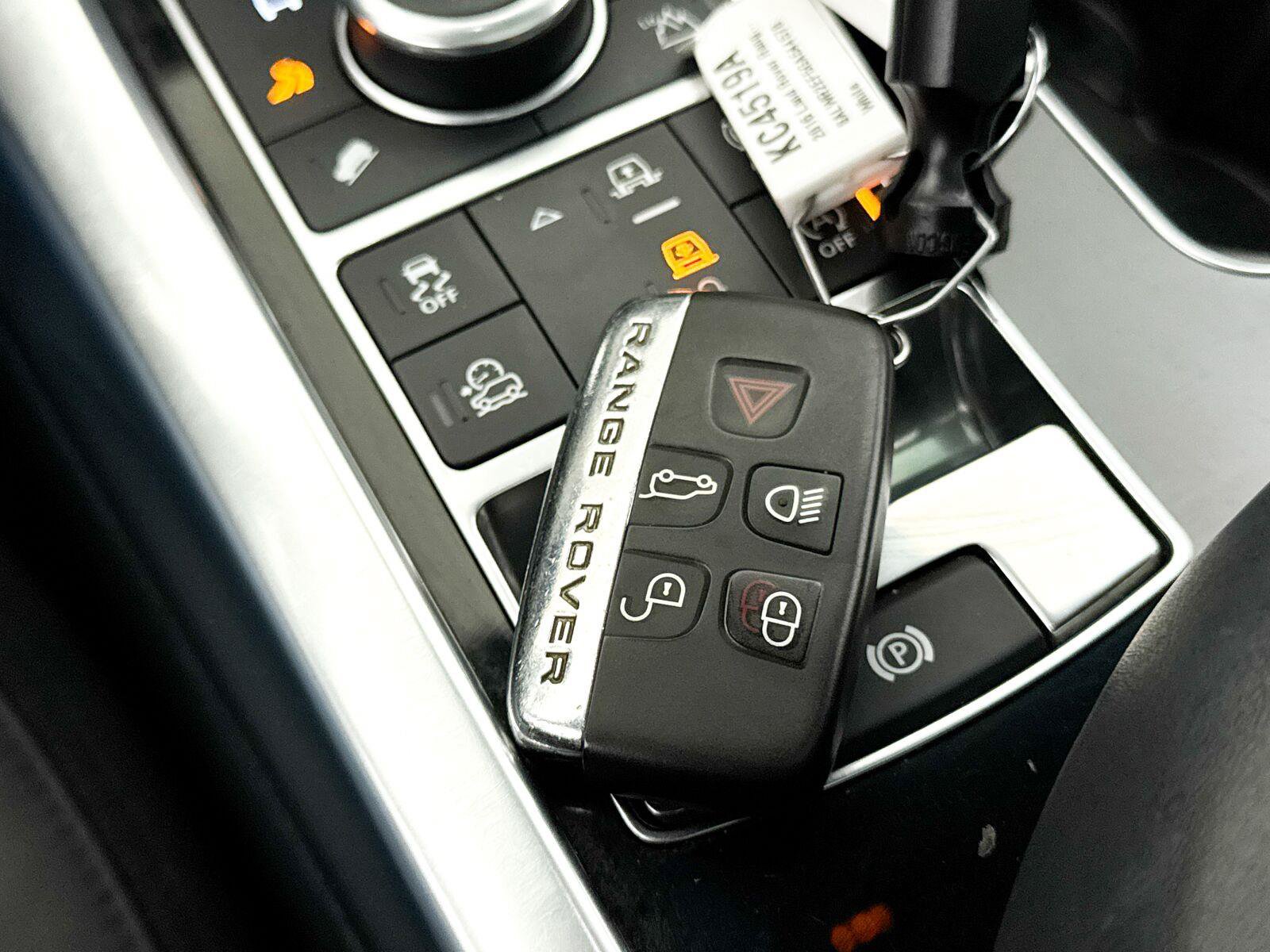 Used 2016 Land Rover Range Rover Sport Supercharged AWD/4WD image 39