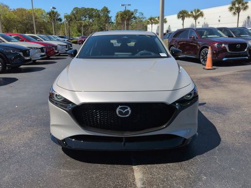 New 2026 MAZDA MAZDA3 Hatchback w/Premium Plus Pkg image 9