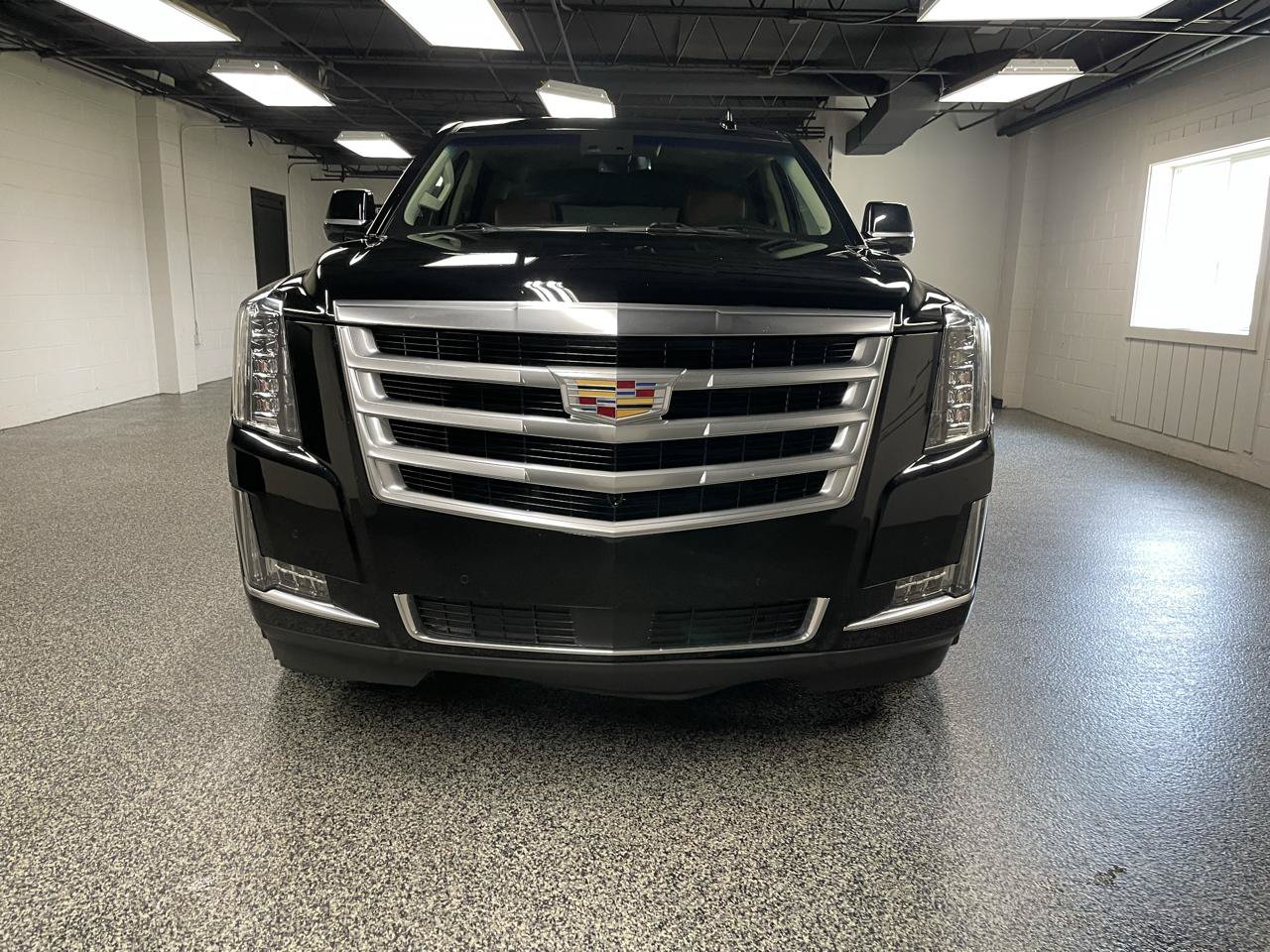 Used 2019 Cadillac Escalade Premium Luxury AWD/4WD image 13