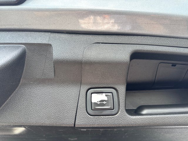 Used 2021 GMC Acadia SLE w/ Driver Convenience Package FWD image 18