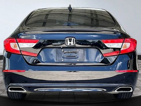 Used 2018 Honda Accord Sport image 5