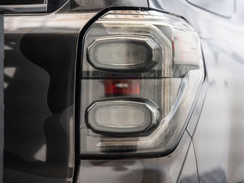 Used 2019 Toyota 4Runner TRD Off-Road AWD/4WD image 8