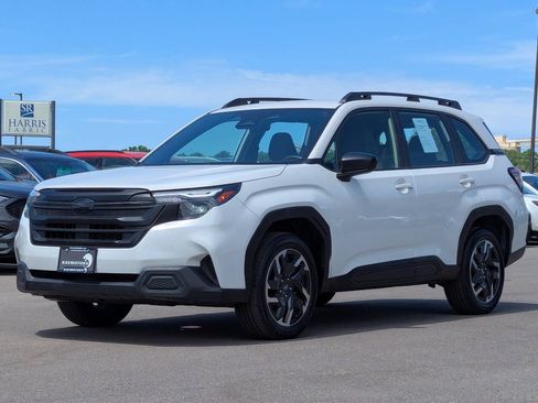 Used 2025 Subaru Forester AWD/4WD image 7