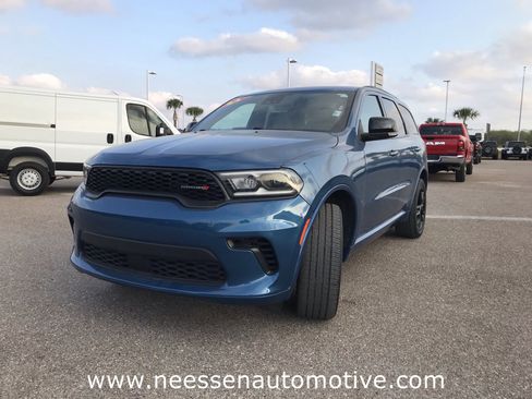 Used 2024 Dodge Durango GT image 3