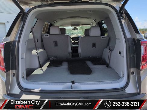 Used 2023 GMC Acadia SLT FWD image 22
