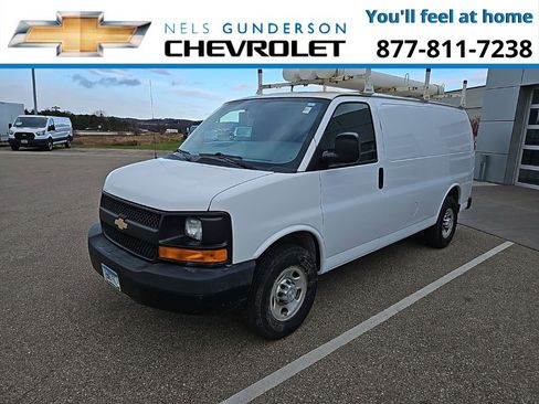 Used 2015 Chevrolet Express 3500 image 2