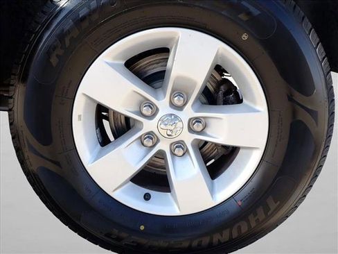 Used 2021 RAM 1500 Classic SLT image 7