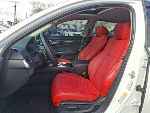 Used 2022 Honda Accord Touring image 14