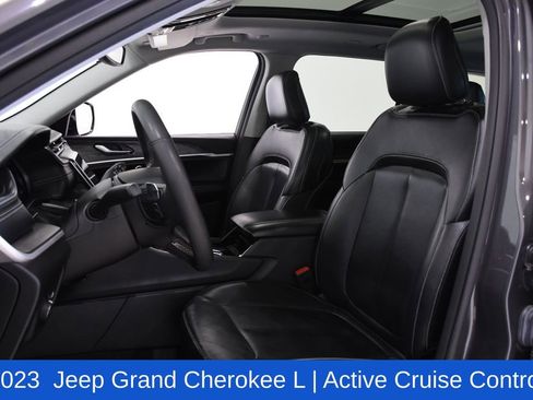 Used 2023 Jeep Grand Cherokee L Limited w/ Black Appearance Package AWD/4WD image 23