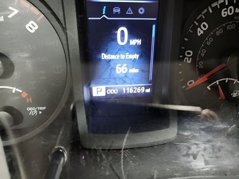 Used 2019 Toyota Tacoma SR image 29