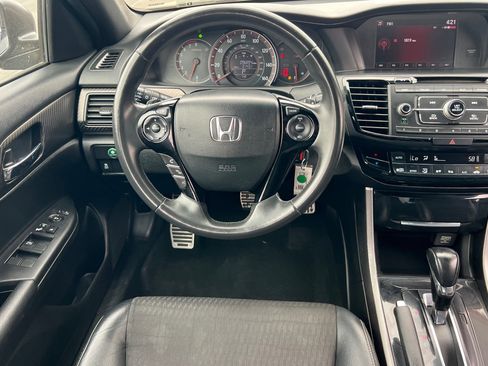 Used 2017 Honda Accord Sport image 14