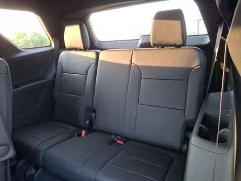 Used 2024 Chevrolet Traverse High Country FWD image 10