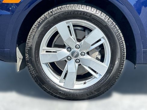 Used 2018 Audi Q5 2.0T Premium w/ Convenience Package AWD/4WD image 11