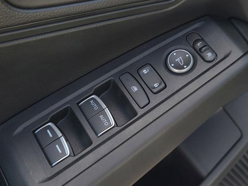 Used 2025 Honda Accord LX image 11