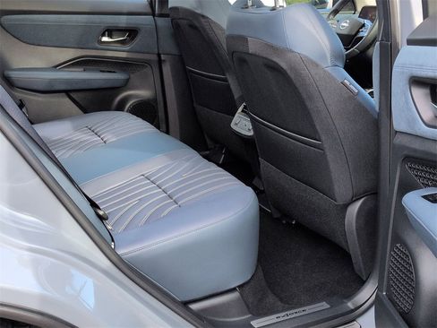 Used 2024 Nissan Ariya AWD image 21