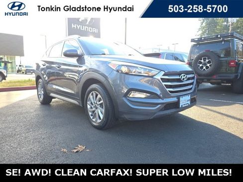 Used 2017 Hyundai Tucson SE image 1