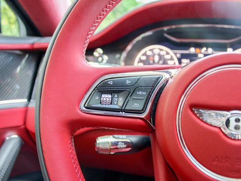 Used 2024 Bentley Flying Spur V8 AWD/4WD image 12