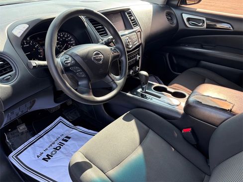 Used 2019 Nissan Pathfinder S image 8