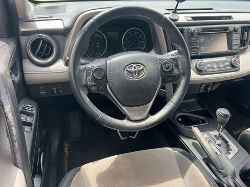 Used 2017 Toyota RAV4 XLE AWD/4WD image 12