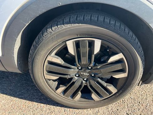 Used 2024 Kia Telluride SX Prestige w/ Towing Package image 6