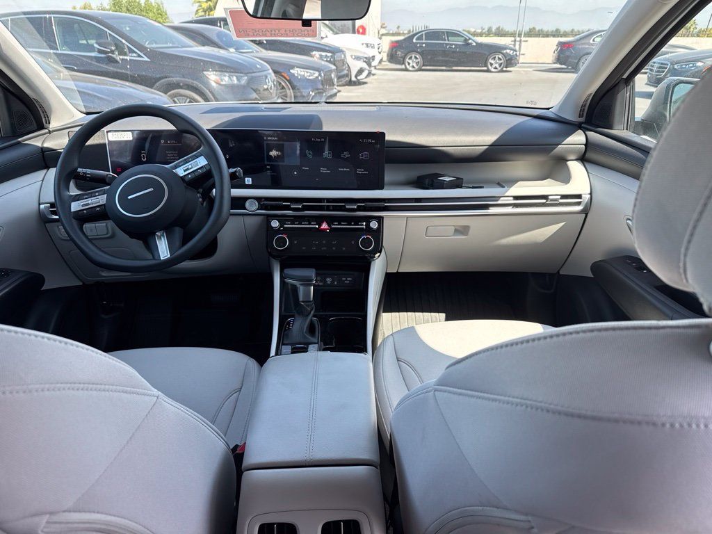 Used 2025 Hyundai Tucson SEL FWD image 8
