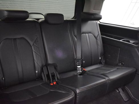 Used 2019 Ford Expedition Platinum image 17