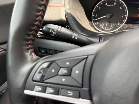 Used 2023 Nissan Sentra SR w/ SR Premium Package FWD image 27