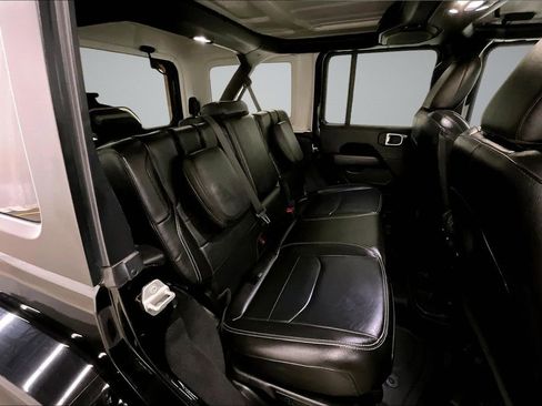 Used 2023 Jeep Wrangler Unlimited Sahara w/ Cold Weather Group AWD/4WD image 25