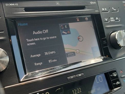 Used 2016 Toyota Avalon Limited image 18
