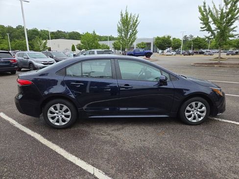 Used 2024 Toyota Corolla LE FWD image 2