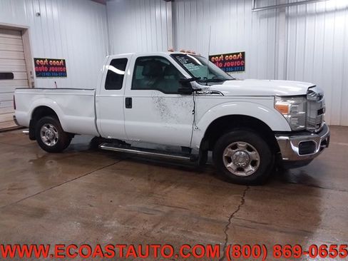 Used 2011 Ford F250 XLT w/ Chrome Pkg image 2