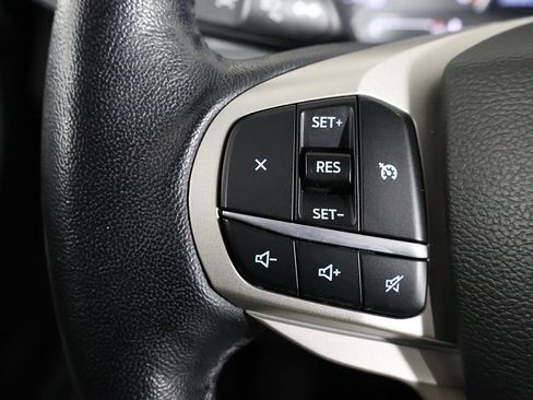 Used 2022 Ford Explorer XLT image 35