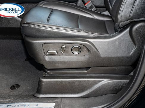 Used 2024 GMC Yukon XL Denali RWD image 31