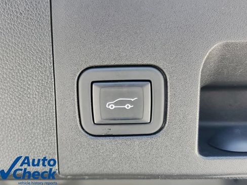 Used 2024 Cadillac XT4 Sport FWD image 11