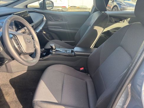 Used 2025 Toyota Prius LE image 24