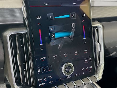 Certified 2026 GMC Acadia Elevation w/ Elevation Premium Package FWD image 14