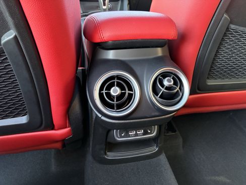 Certified 2024 Alfa Romeo Stelvio Veloce image 29