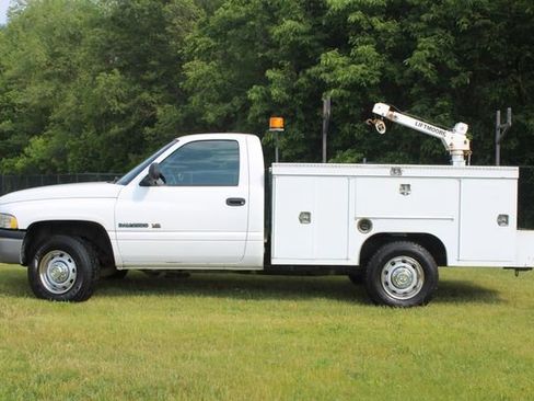 Used 2001 Dodge Ram 2500 Truck 2WD Regular Cab image 2