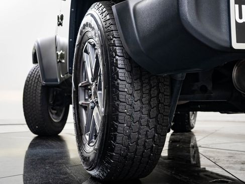 Used 2024 Jeep Wrangler Sport S image 38