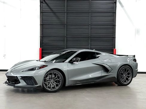 Used 2022 Chevrolet Corvette Stingray Premium Cpe w/ Z51 Performance Package RWD image 2