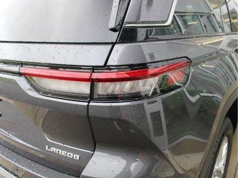 New 2025 Jeep Grand Cherokee Laredo X w/ Luxury Tech Group I image 39