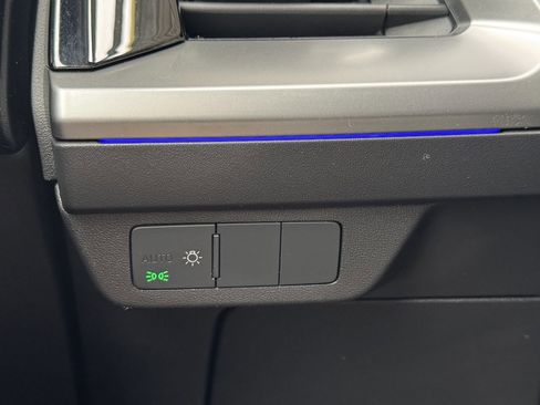 Used 2022 Audi Q4 e-tron Premium Plus w/ Premium Plus image 31