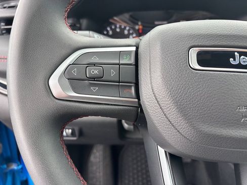 Used 2025 Jeep Compass Trailhawk AWD/4WD image 15