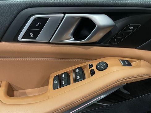 Used 2023 BMW X5 xDrive40i w/ Premium Package image 12