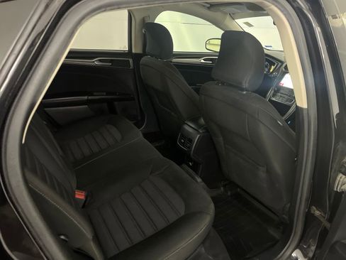 Used 2019 Ford Fusion SE FWD image 23