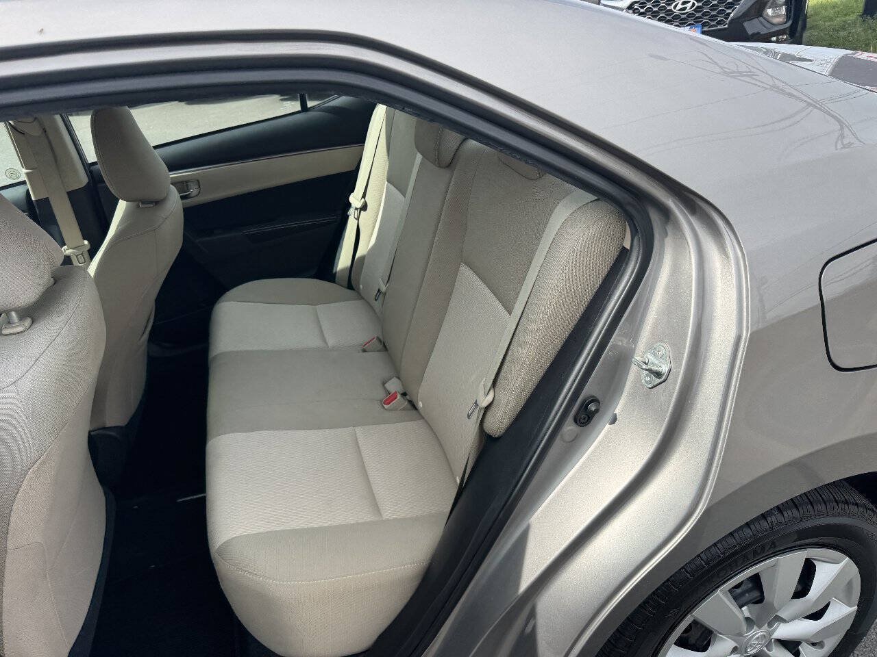 Used 2014 Toyota Corolla LE FWD image 15