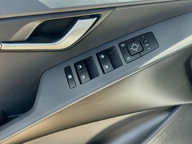 New 2026 Kia Niro LX FWD image 17