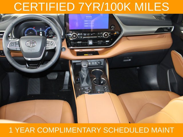 Used 2026 Toyota Highlander Platinum AWD/4WD image 15